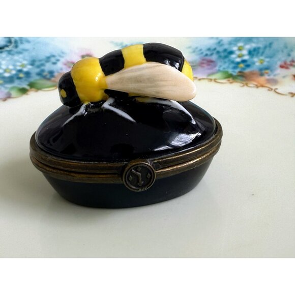 Vintage 90's Dept 56 Bee Happy Small Porcelain Trinket Box - Picture 6 of 8